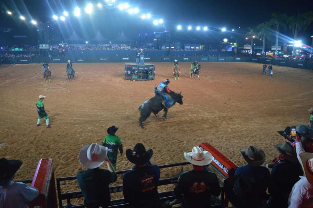 reviva-os-melhores-momentos-do-festival-de-rodeio-de-jaguariuna:-cowboys-conquistam-o-bicampeonato-e-mais!
