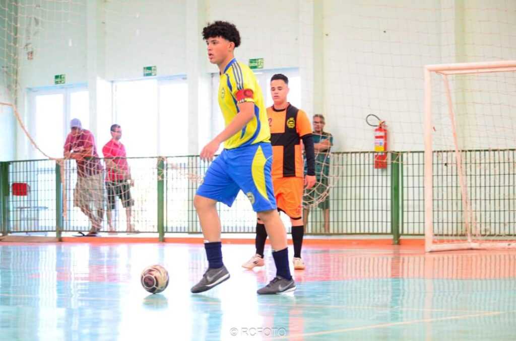 equipe-sub-16-de-futsal-jaguariunense-disputa-a-final-da-adr-neste-domingo