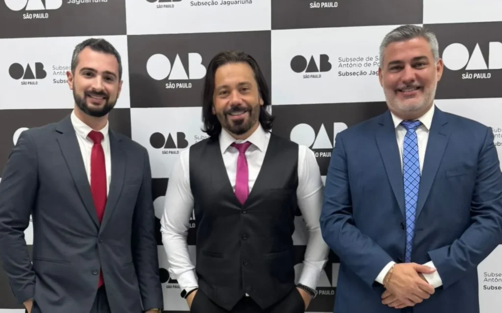 dr.-marcelo-forli-fortuna-ministra-palestra-na-oab-jaguariuna-e-e-homenageado-pela-entidade