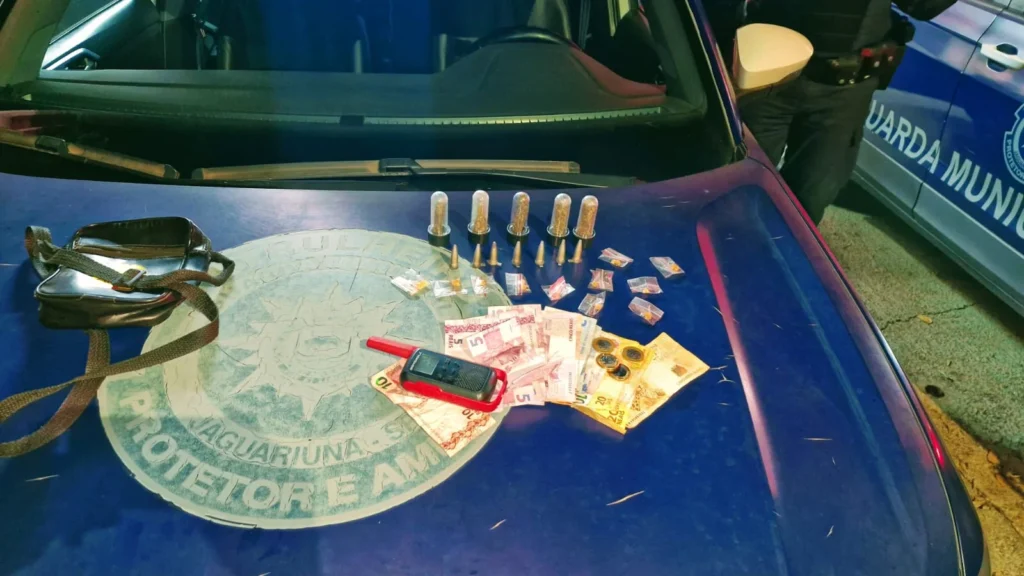Dois homens são apreendidos por tráfico e associação ao tráfico em Jaguariúna dois-homens-sao-presos-por-trafico-e-associacao-ao-trafico-em-jaguariuna