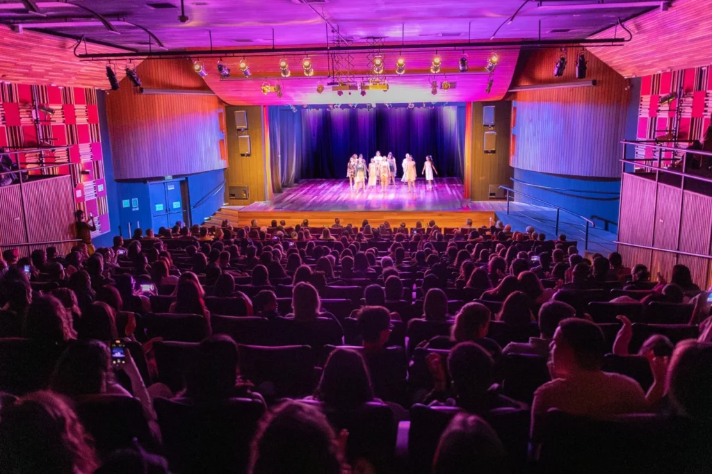 jaguariuna-celebra-71-anos-com-espetaculo-da-escola-das-artes-no-teatro-dona-zenaide