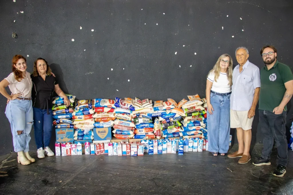 jaguariuna-recebe-doacoes-do-encontro-de-motorhome-no-parque-santa-maria