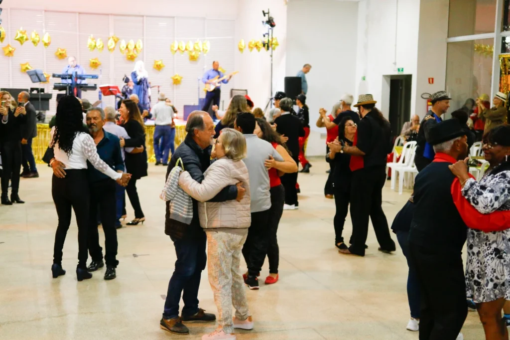 hoje-tem-baile-da-terceira-idade-no-boulevard-do-centro-cultural