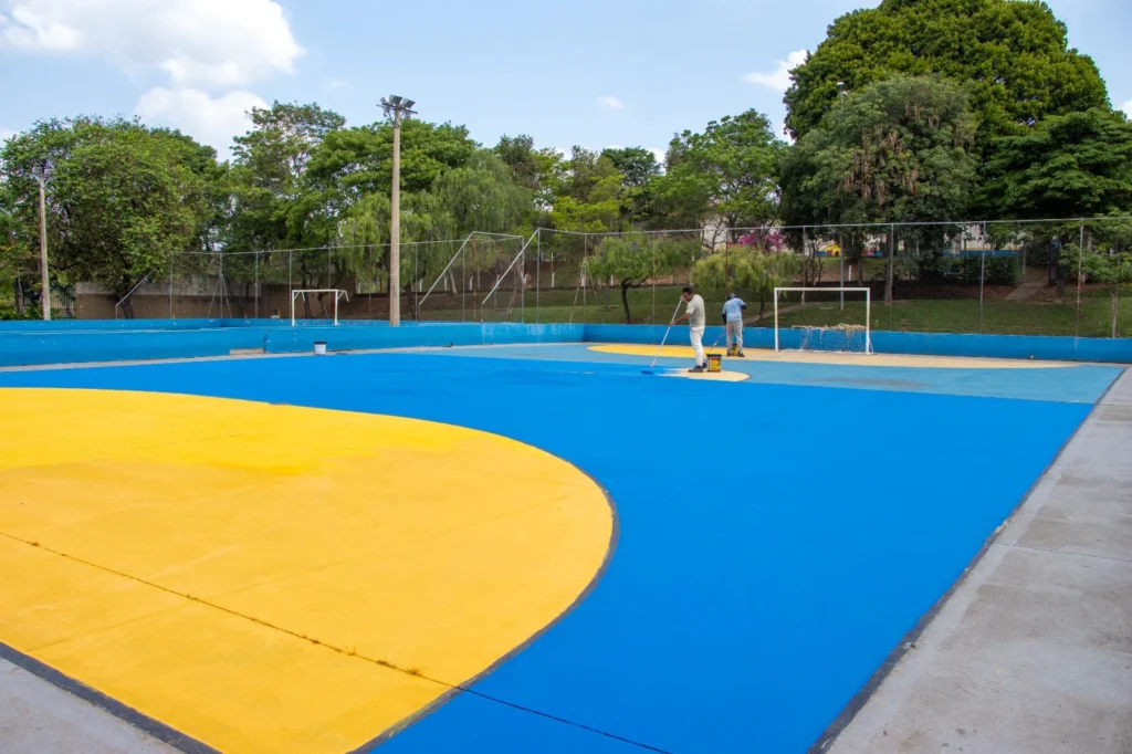 prefeitura-inicia-obra-de-revitalizacao-das-quadras-do-parque-serra-dourada