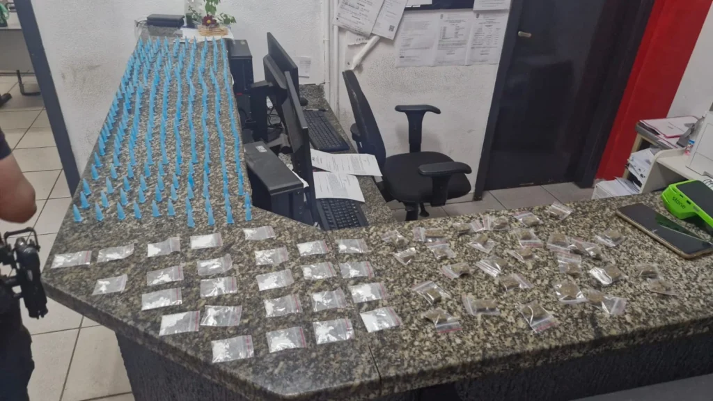 gcm-de-jaguariuna-prende-homem-por-trafico-de-drogas-e-corrupcao-de-menores