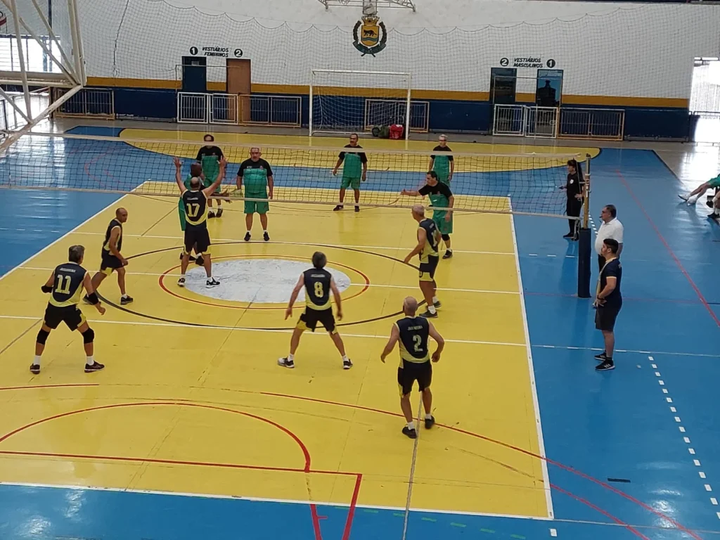 finais-da-v-copa-jaguariuna-de-voleibol-acontecem-neste-domingo-no-azulao