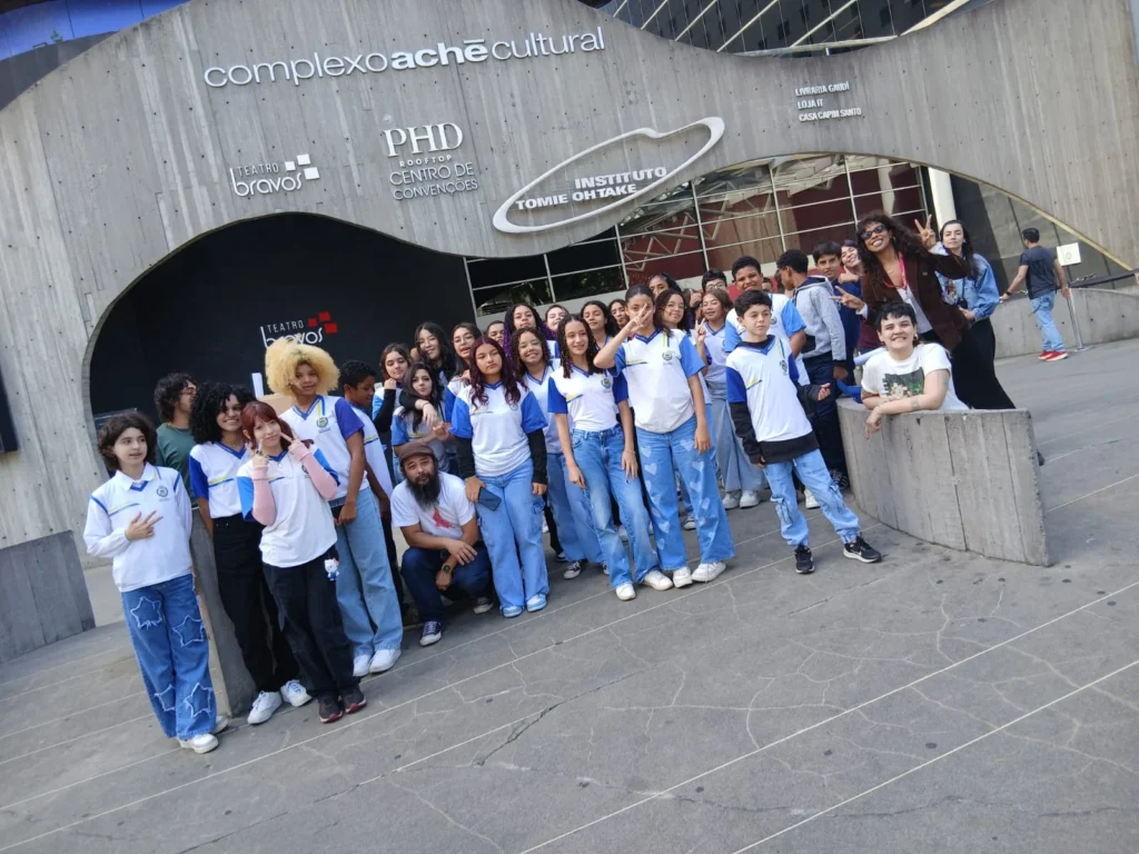 alunos-da-escola-joaquim-pires-visitam-instituto-tomie-ohtake-em-sao-paulo