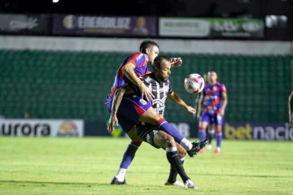 marcilio-dias-vence-figueirense-e-joinville-e-rebaixado-no-catarinense