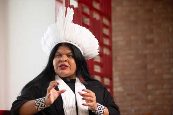 Depois de mal-estar, Sonia Guajajara apresenta melhora e continua sem febre apos-mal-estar,-sonia-guajajara-apresenta-melhora-e-segue-sem-febre
