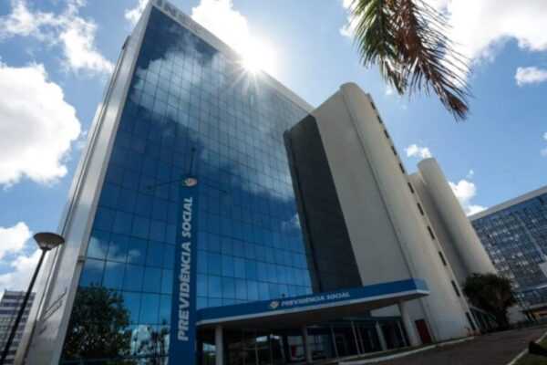 aposentados-ja-podem-consultar-previa-do-13°-salario.-veja-como