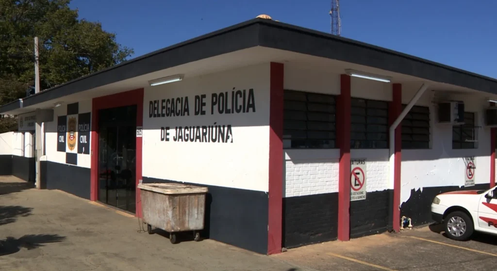 casal-e-rendido-durante-assalto-dentro-de-casa-no-bairro-planalto,-em-jaguariuna