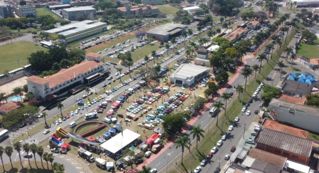 jaguariuna-recebe-20a-edicao-do-encontro-de-carros-antigos