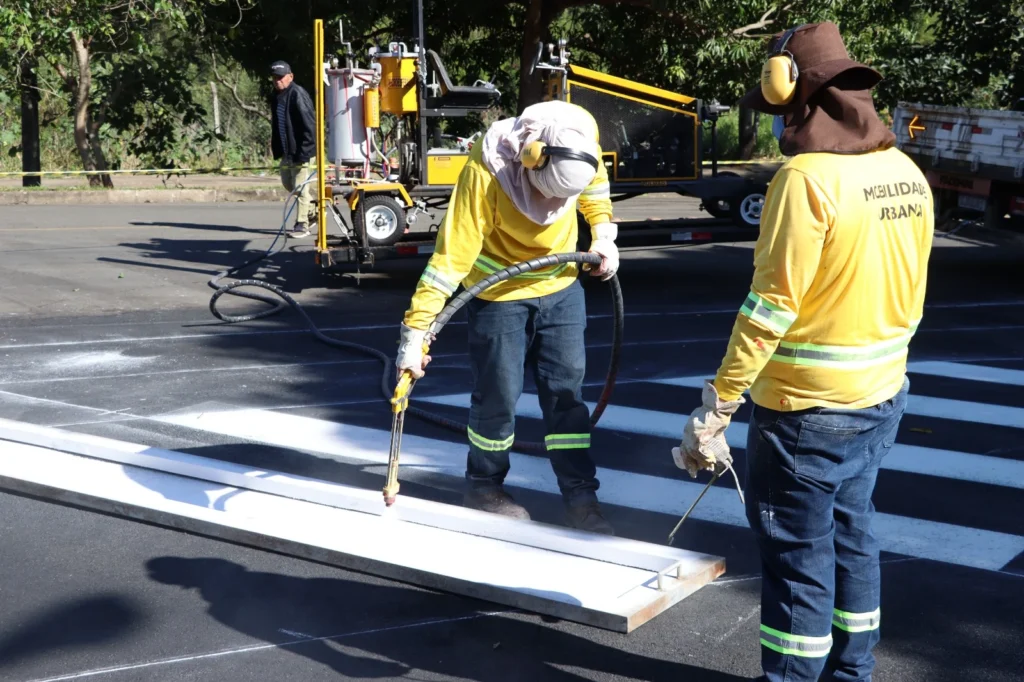 jaguariuna-inicia-pintura-de-sinalizacao-em-ruas-recapeadas-no-sao-jose