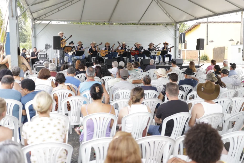 estacao-de-guedes-recebe-cafe-com-viola-neste-domingo
