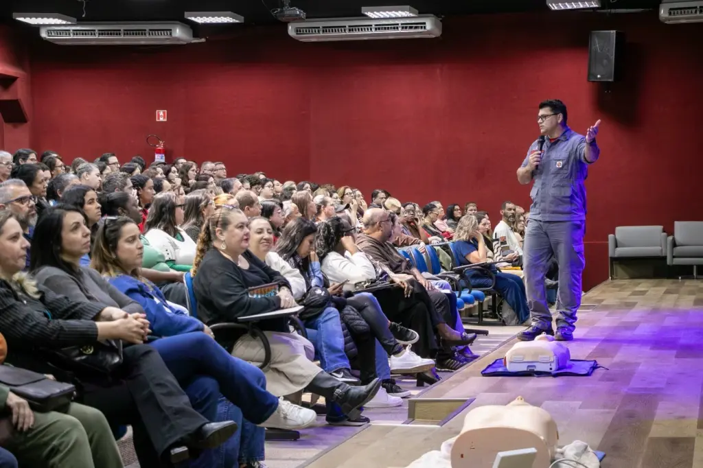 jaguariuna-capacita-1.350-profissionais-da-educacao-em-primeiros-socorros