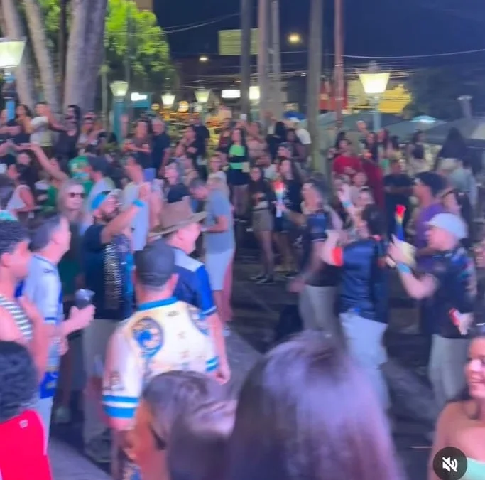 imperio-de-casa-verde-leva-clima-de-carnaval-a-jaguariuna-e-apresenta-samba-enredo-de-2027