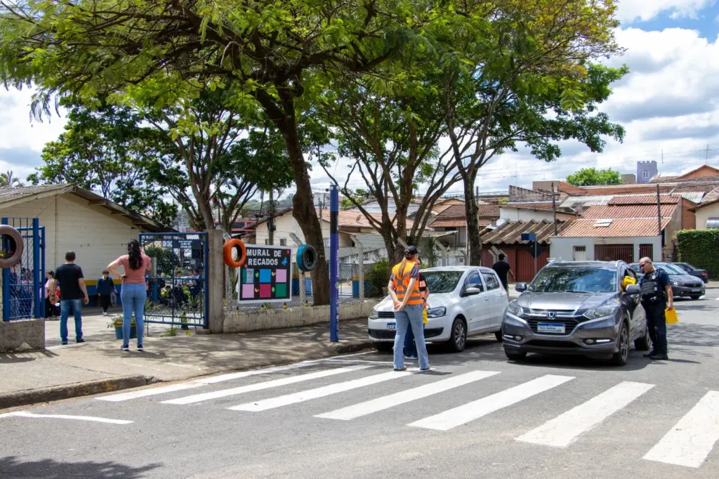 Prefeitura faz blitz educativa na Escola Maria Tereza Piva prefeitura-realiza-blitz-educativa-na-escola-maria-tereza-piva