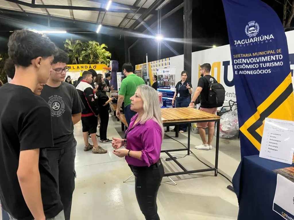 prefeitura-de-jaguariuna-participa-do-dia-de-carreiras-da-unifaj